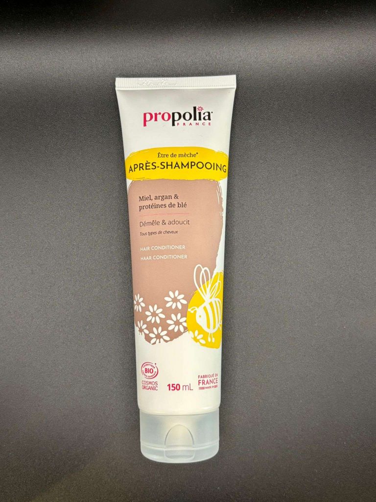 Après-shampooing Propolia 150 mL au miel, argan et protéine de blé, démêlant et adoucissant pour tous types de cheveux.