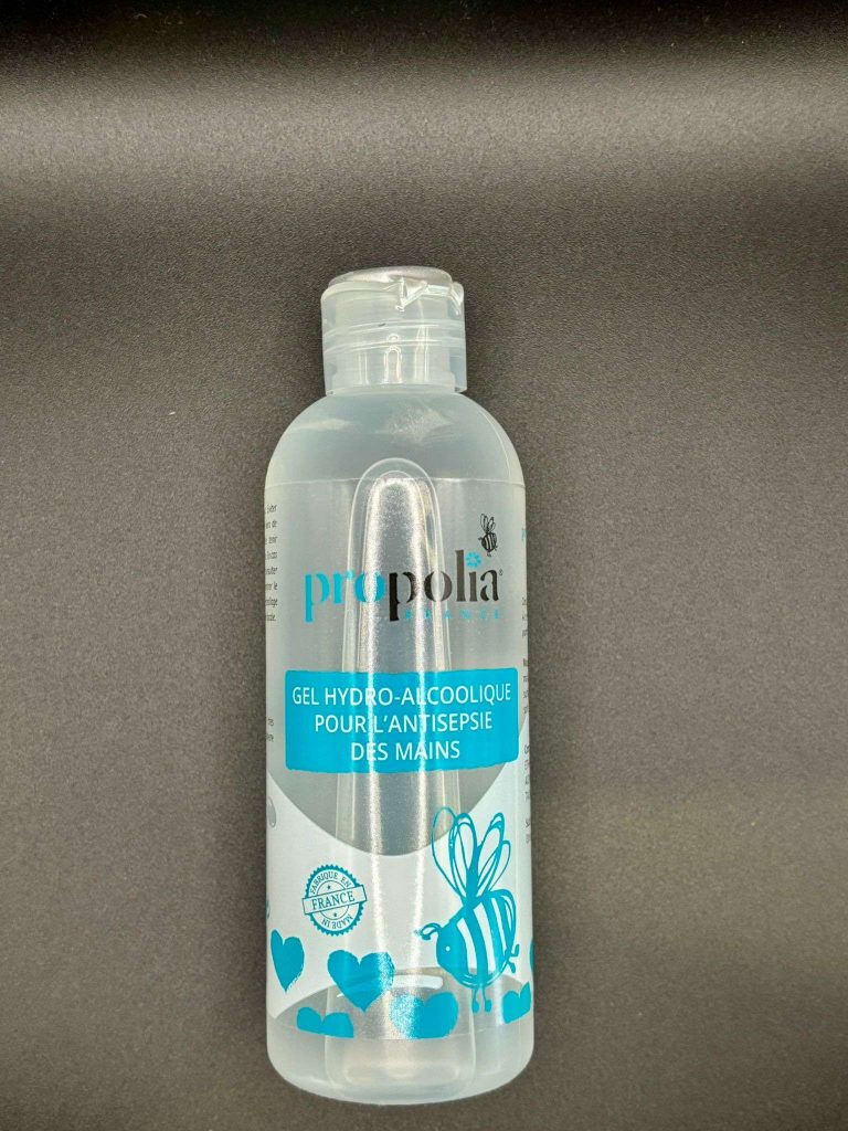 Flacon de gel hydroalcoolique Propolia, désinfectant doux aux extraits naturels de propolis.