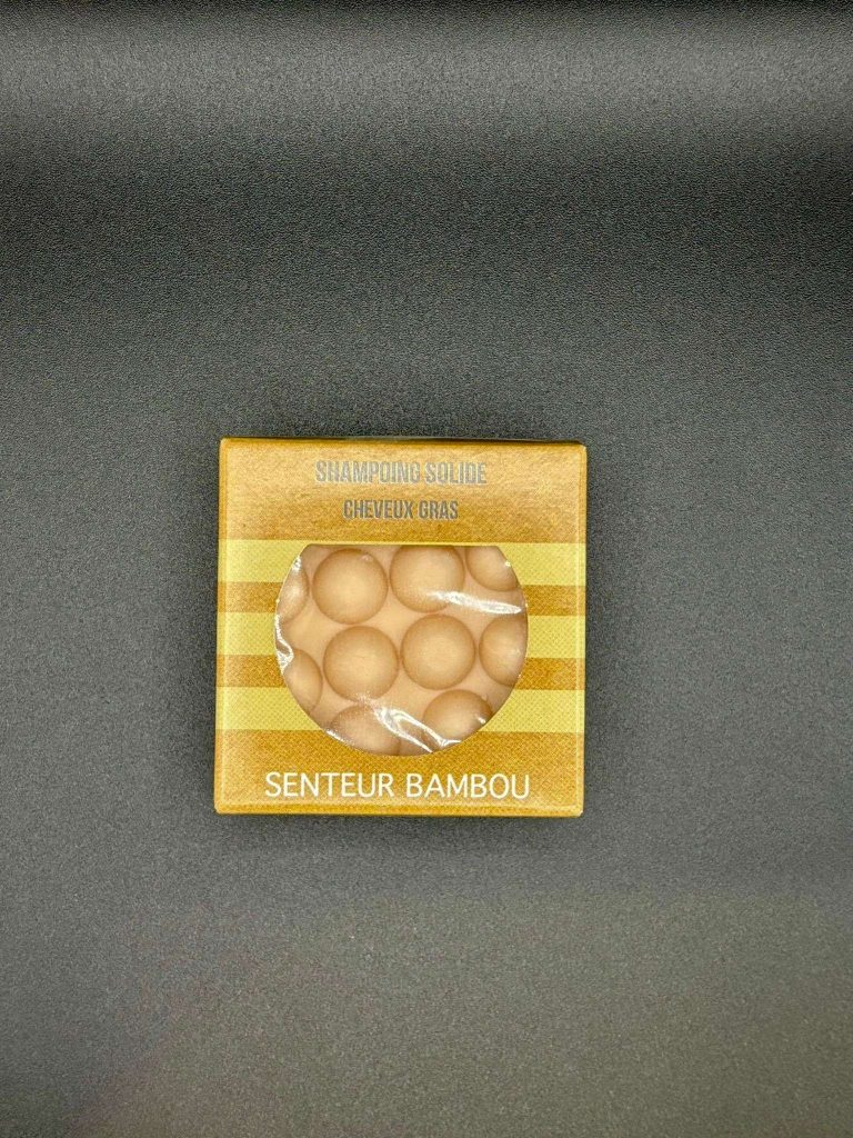 Shampoing solide au bambou pour cheveux gras, soin purifiant et écologique pour les cheveux.