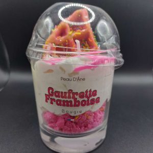 GRANDE BOUGIE GOURMANDE PARFUMÉ " GAUFRETTE FRAMBOISE " DE PEAU D'ANE