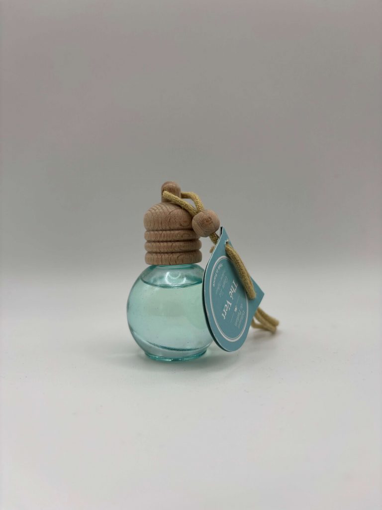 Diffuseur de parfum en forme de boule avec senteur thé vert, ambiance fraîche et relaxante.