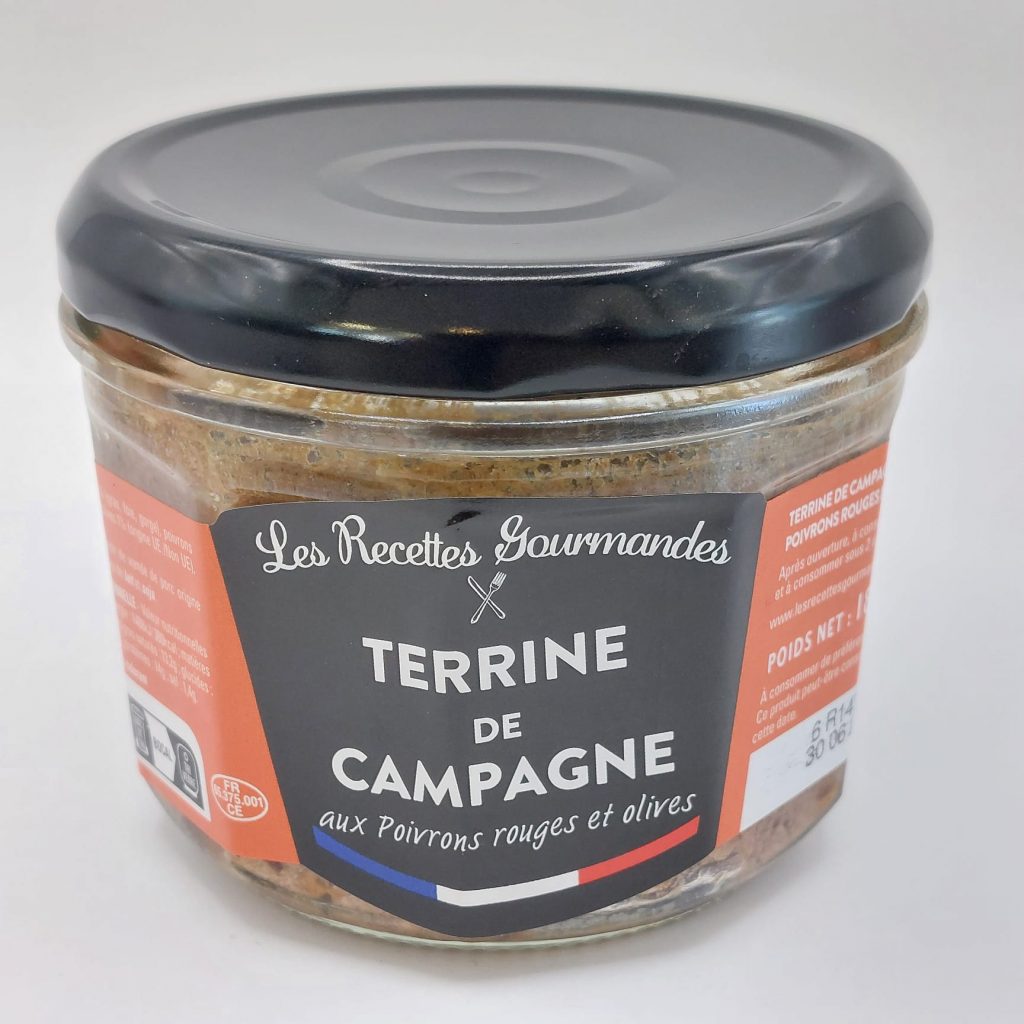 Terrine de campagne aux poivrons rouges et olives de la marque Les Recettes Gourmandes.