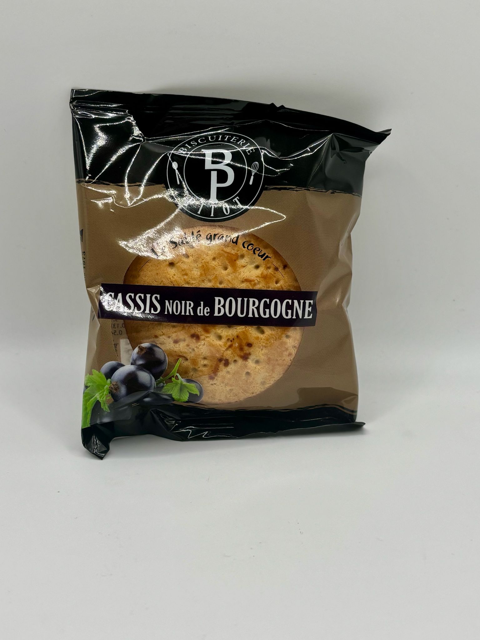 Sablé fourré au cassis noir de Bourgogne.