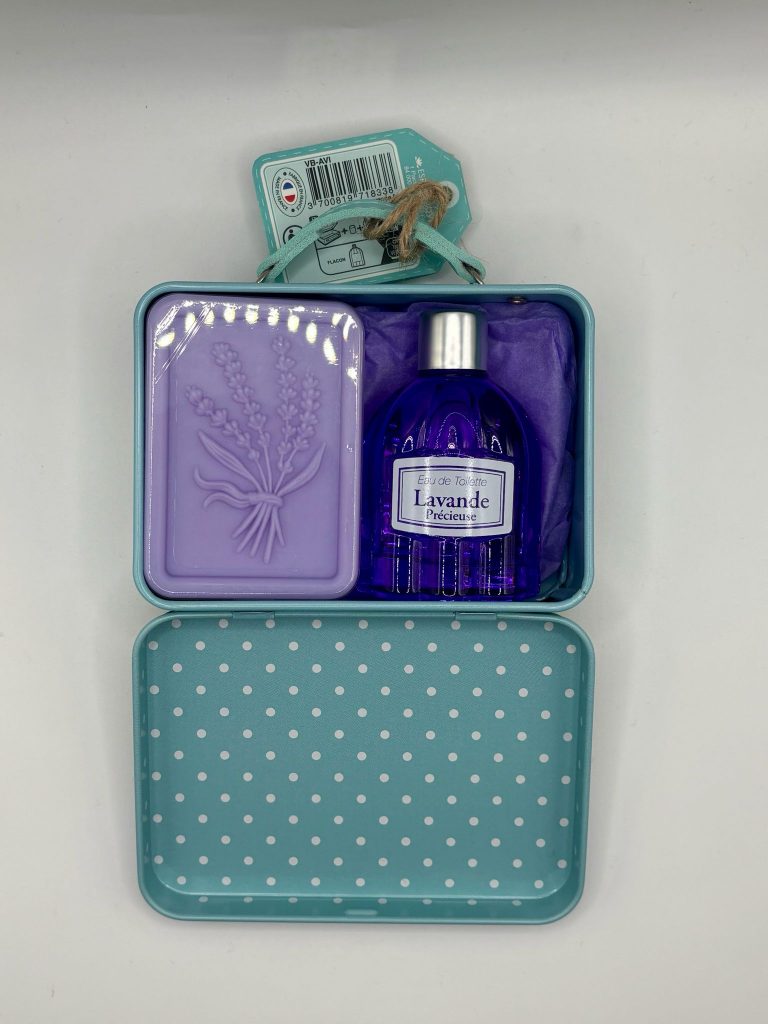 Valisette avec savon et eau de toilette Lavande précieuse.
