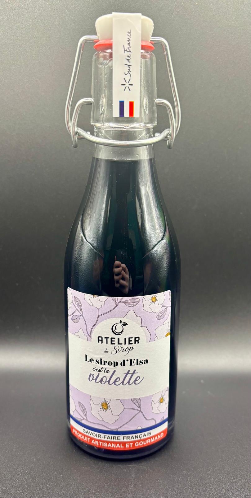 Bouteille de sirop de violette de la marque L’Atelier du Sirop, idéal pour boissons, cocktails et desserts originaux
